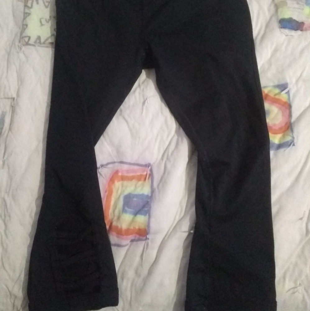 Cut out Capri workout pants